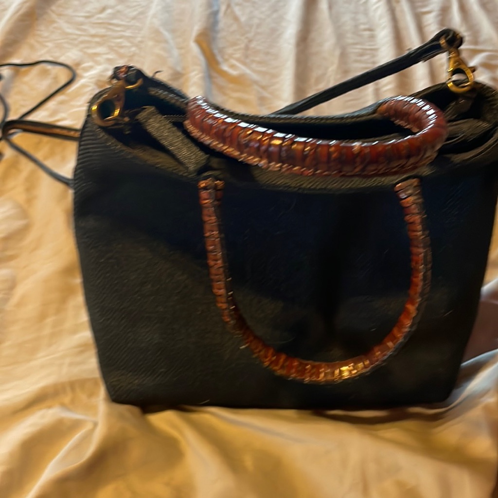 Over The Should Bag With 3 Areas For Storage Over The Should Bag With 3 Areas For Storage